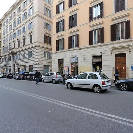 Cavour Colosseum Comfor Rom