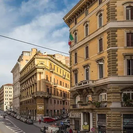 Cavour Colosseum Comfor Lägenhet *